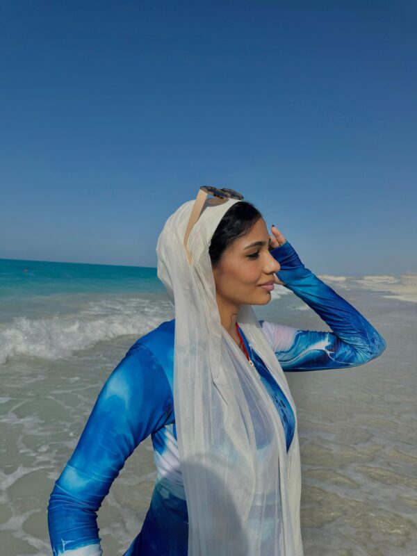 Swimming scarf with waterproof bonnet