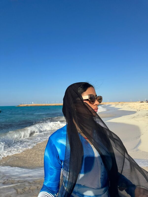 Swimming scarf with waterproof bonnet - Image 4